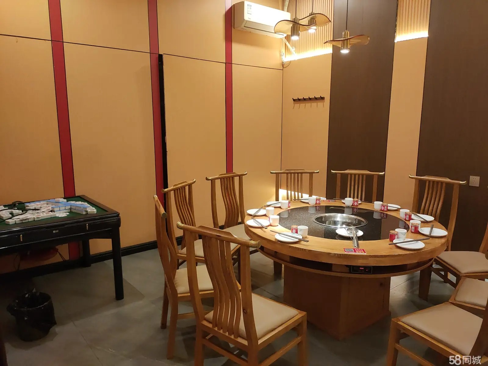 （转让临街400平米精装修，独立停车场